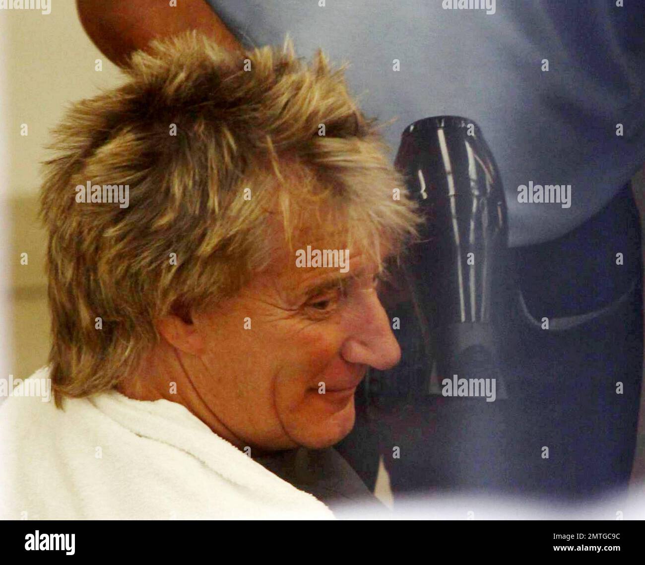 EXCLUSIVE!! Legendary pop rock singer Rod Stewart stops by at world renowned hair stylist Daniel Galvin's salon to get his hair cut. Stewart, who is set to become the father of his EXCLUSIVE!! Legendary pop rock singer Rod Stewart stops by at world renowned hair stylist Daniel Galvin's salon to get his hair cut. Stewart, who is set to become the father of his