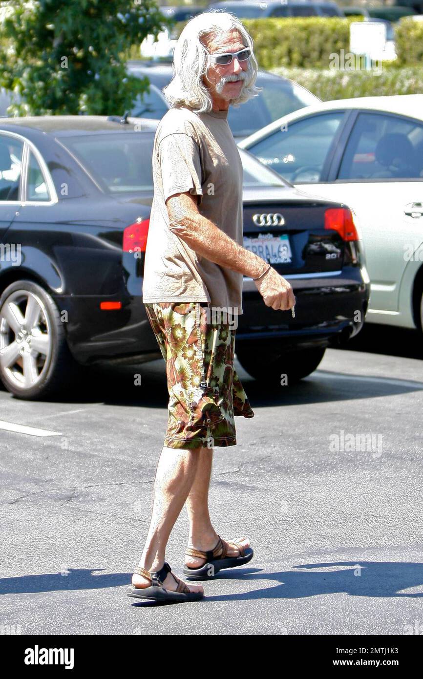 Exclusive!! Sam Elliott spends Labor Day at the Country Mart in Malibu ...