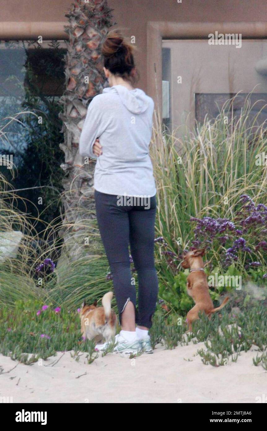 Exclusive!! Sandra Bullock spends a day at her beach house with her two