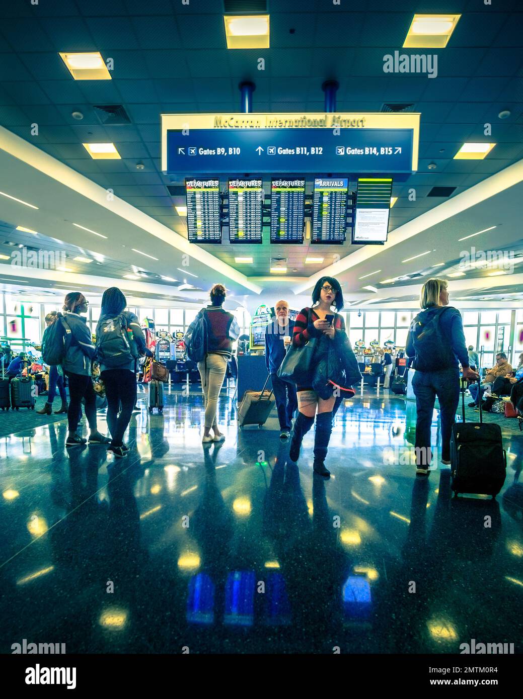 DIFFERENCE BETWEEN ARRIVALS AND DEPARTURES visual data 2