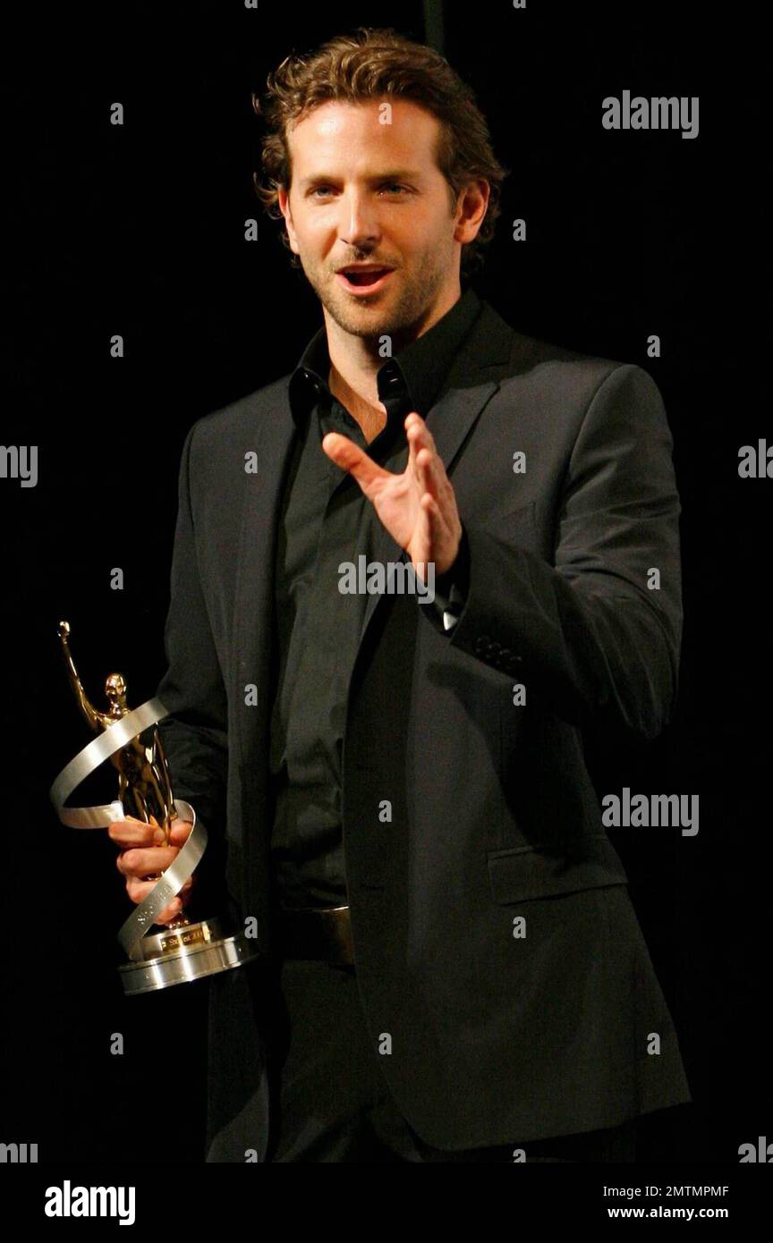 Bradley Cooper speaking french at American Bluff premiere in