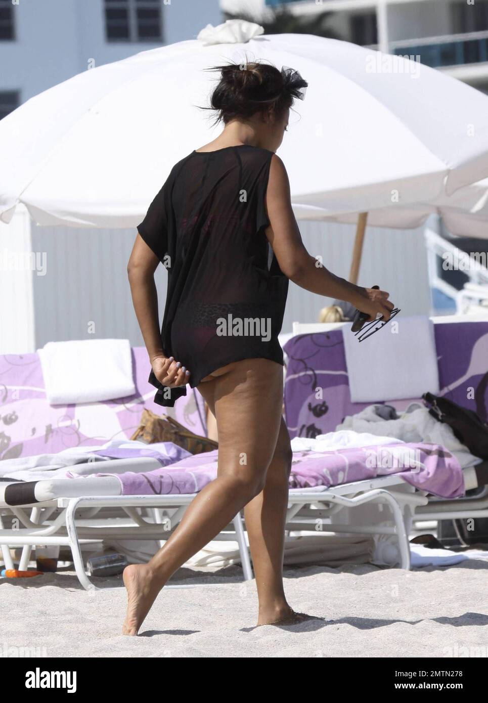 Angela Simmons, daughter of Rev Run, wears a pink and animal print ...