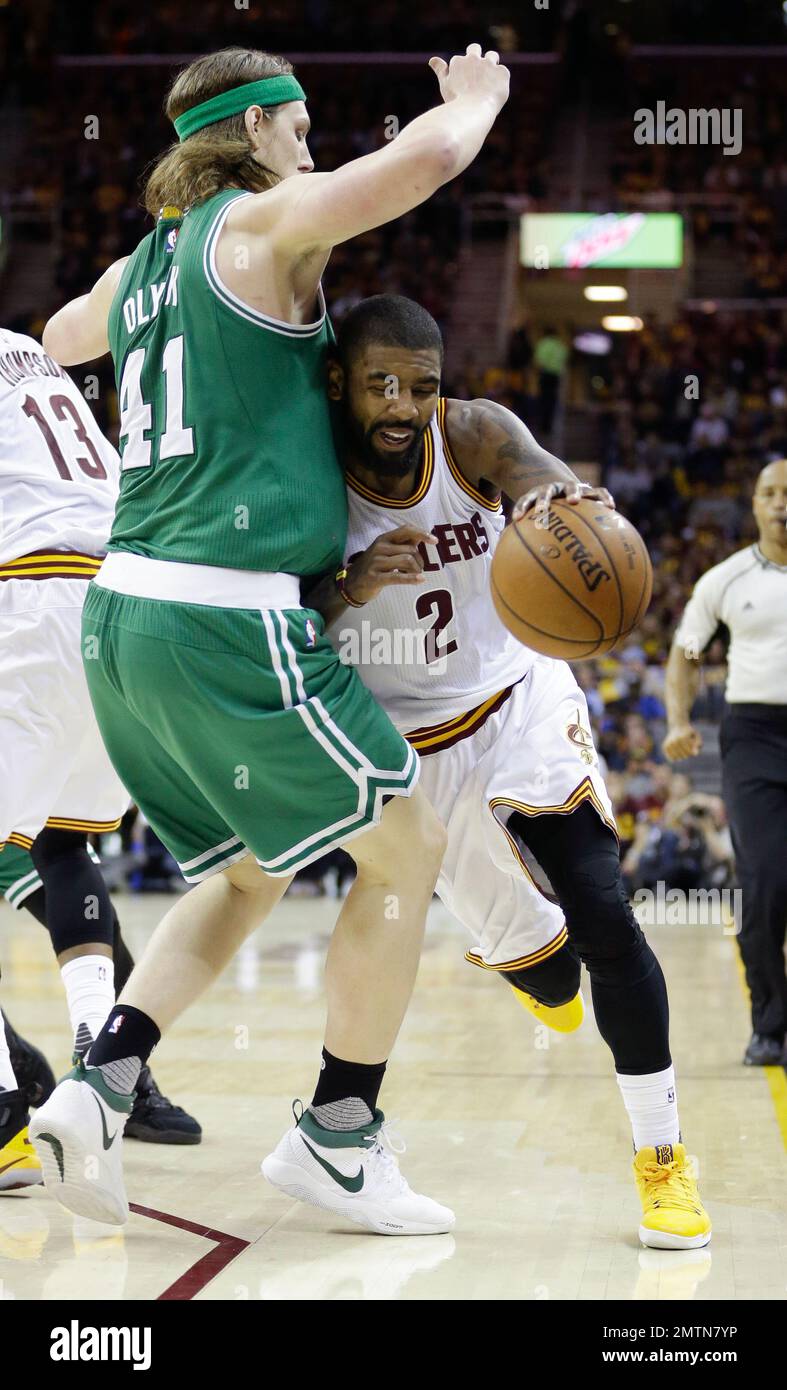 Kyrie 2 game 3 hot sale