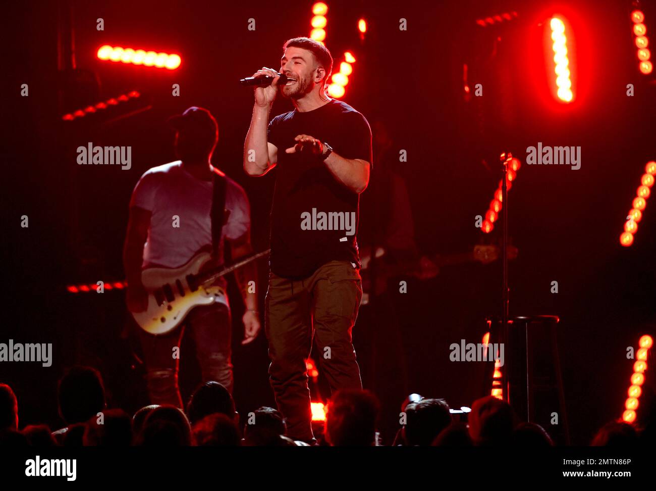 Sam Hunt performs &ldquo;Body Like A Back Road&rdquo; at the Billboard Music Awards