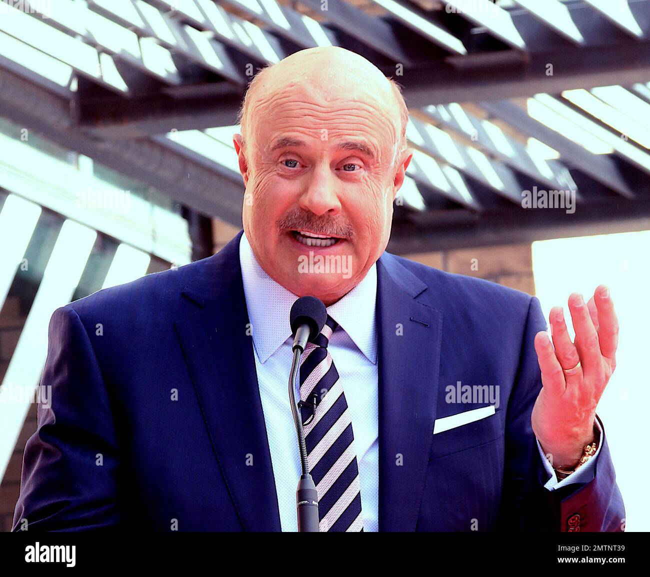 February 1, 2023: Popular daytime TV show ''Dr. Phil'' is coming to an end after more than two decades on air. Its host, former psychologist Dr. PHIL MCGRAW, has said he is stepping back from the daytime slot because ''there is so much more I wish to do.'' FILE PHOTO SHOT ON: February 21, 2020, Los Angeles, California, USA: Dr Phil McGraw at the Dr Phil McGraw Star Ceremony on the Hollywood Walk of Fame in Los Angeles. (Credit Image: © Kay Blake/ZUMA Wire) EDITORIAL USAGE ONLY! Not for Commercial USAGE! Stock Photo