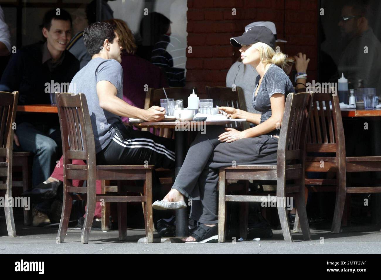 EnglishAustralian actress and singer Sophie Monk enjoys a Sunday afternoon  lunch with boyfriend plastic surgeon John Diaz at Kings Road Cafe in West  Hollywood, CA. 22110 Stock Photo - Alamy