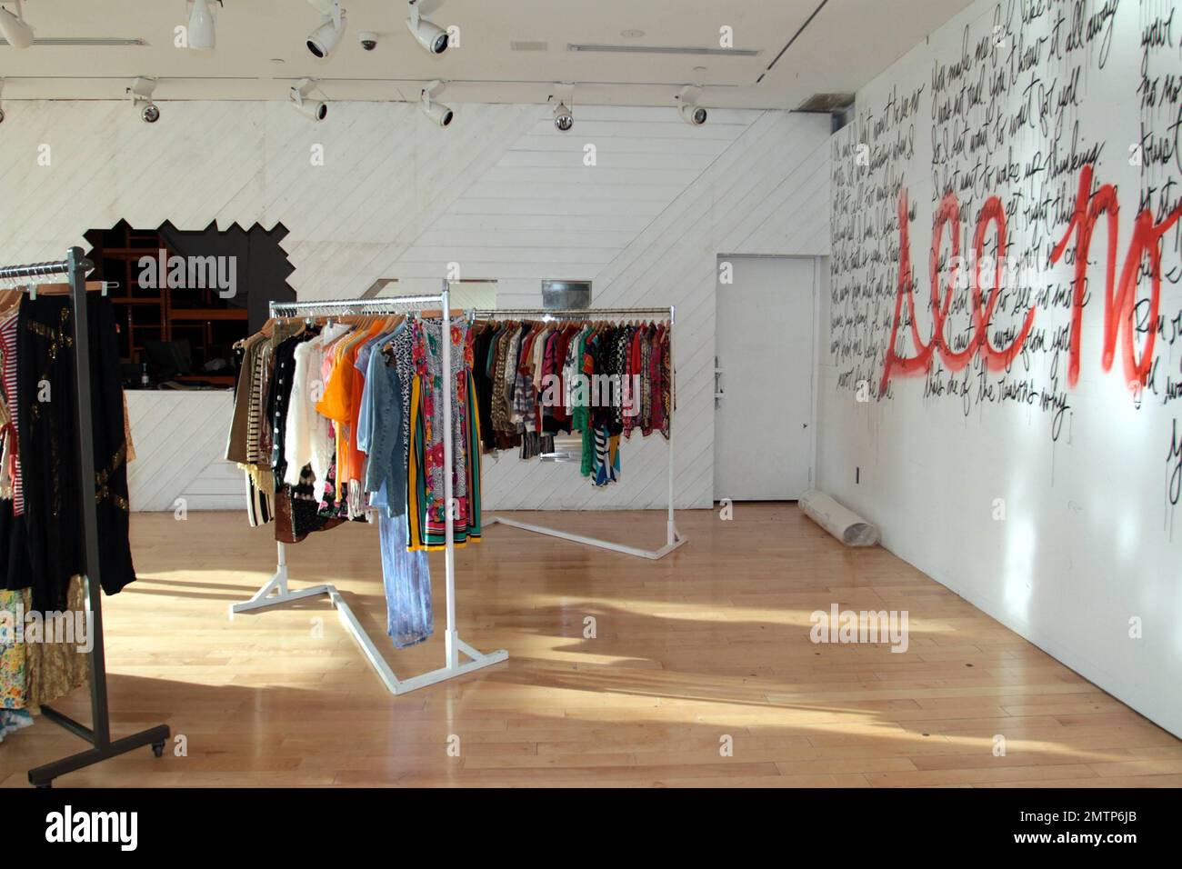 Urban renewal clothing discount