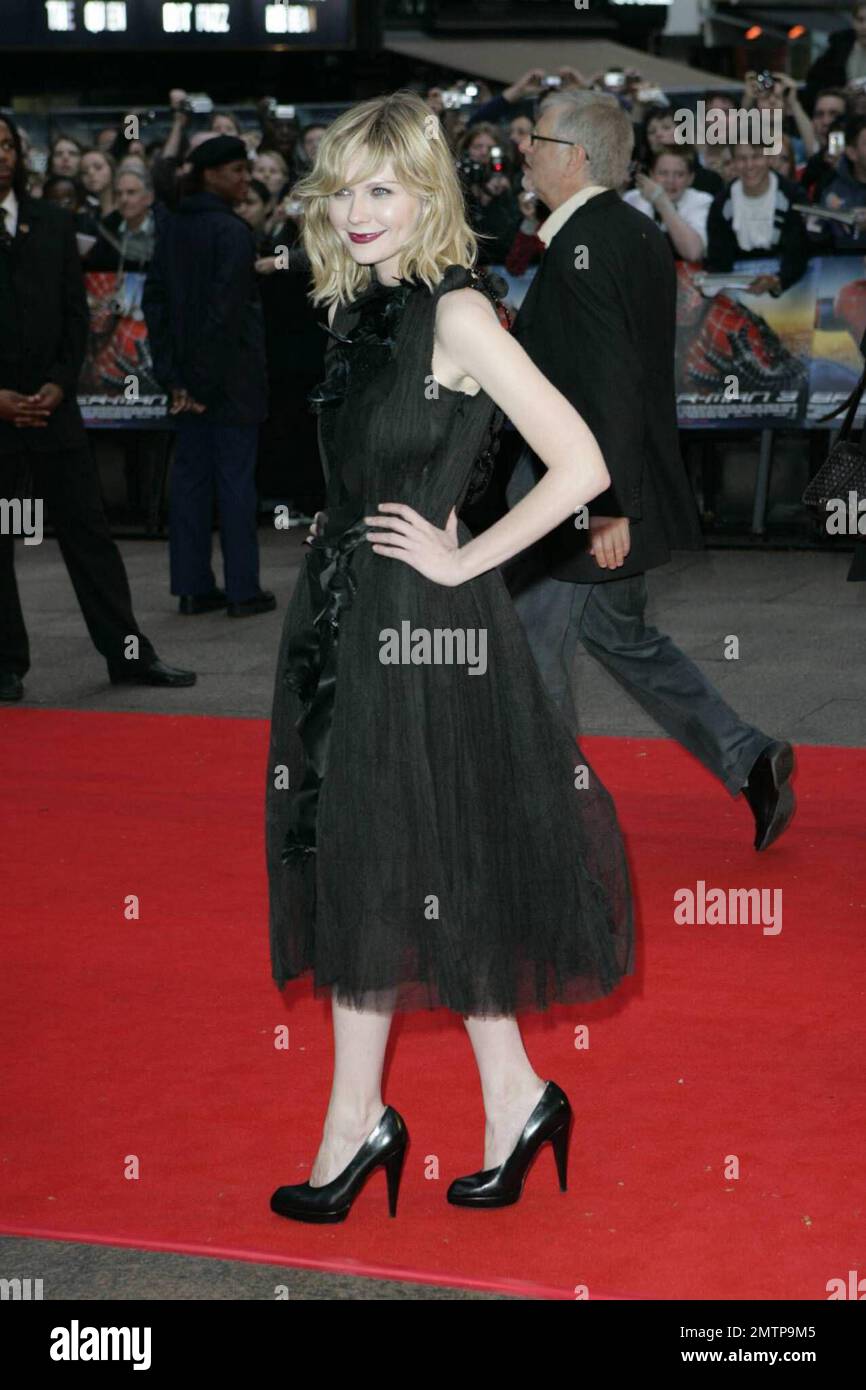 Kirsten Dunst attends the Spider Man 3 premiere at the Odeon Cinema