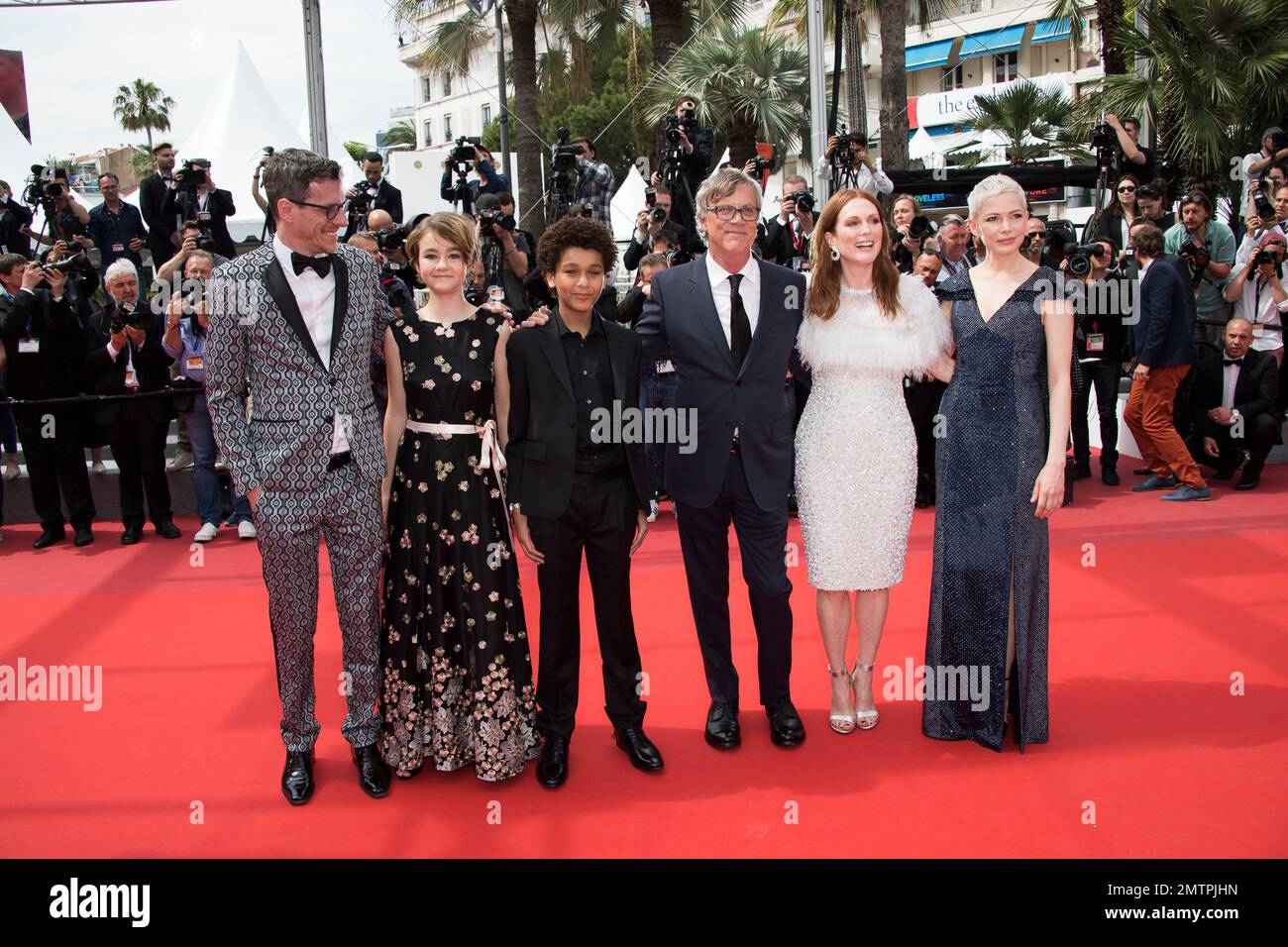 From Left Screenwriter Brian Selznick Actors Millicent Simmonds And Jaden Michael Director 