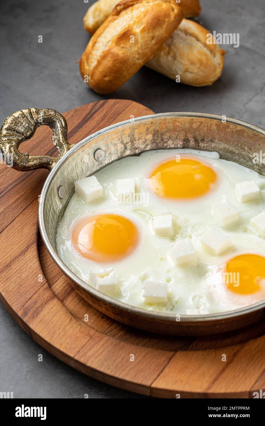 breakfast, eggs sunny side up, soup - Stock Illustration [79715898] - PIXTA