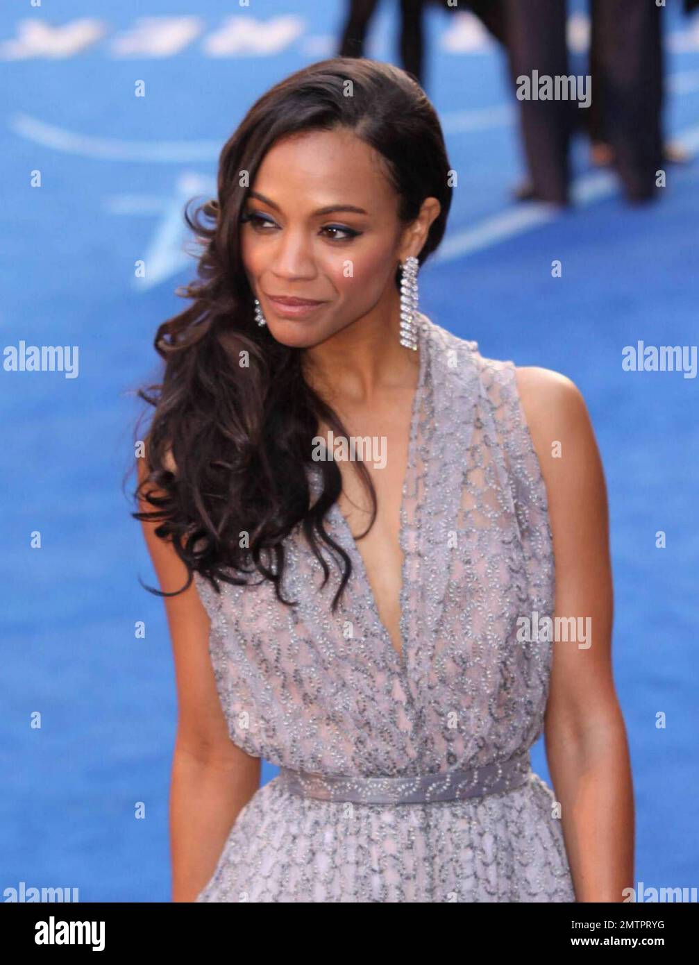 Zoe Saldana Star Trek Premiere Zoe Saldaña Put Self Doubt Aside To
