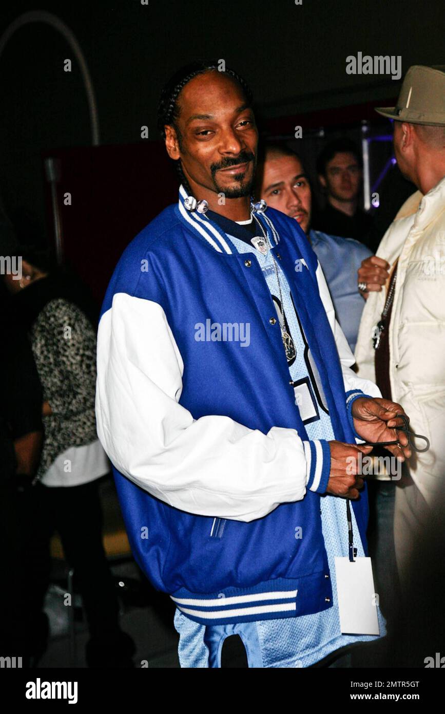 Snoop Dogg arrives at the Staples Center to watch Los Angeles Lakers vs the  Chicago Bulls basketball game. Finally back from the lockout that nearly  shut down the entire NBA season, the Bulls pulled out an 88-87 victory in  their 2011-2012 opener game