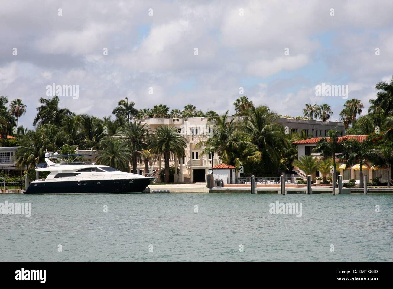 Exclusive This Is The 10 5 Million Dollar Miami Bay Front Mansion 