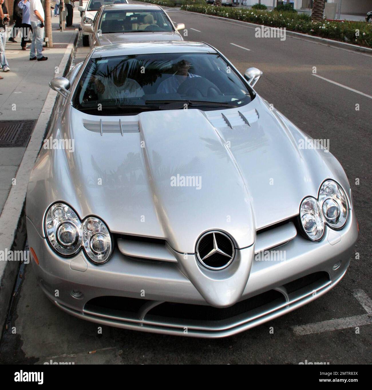 Exclusive!! Scott Storch gives directions on how to load his $450,000 Mercedes  Benz with bags full of designer Louis Vuitton clothes. 9/18/05 Stock Photo  - Alamy