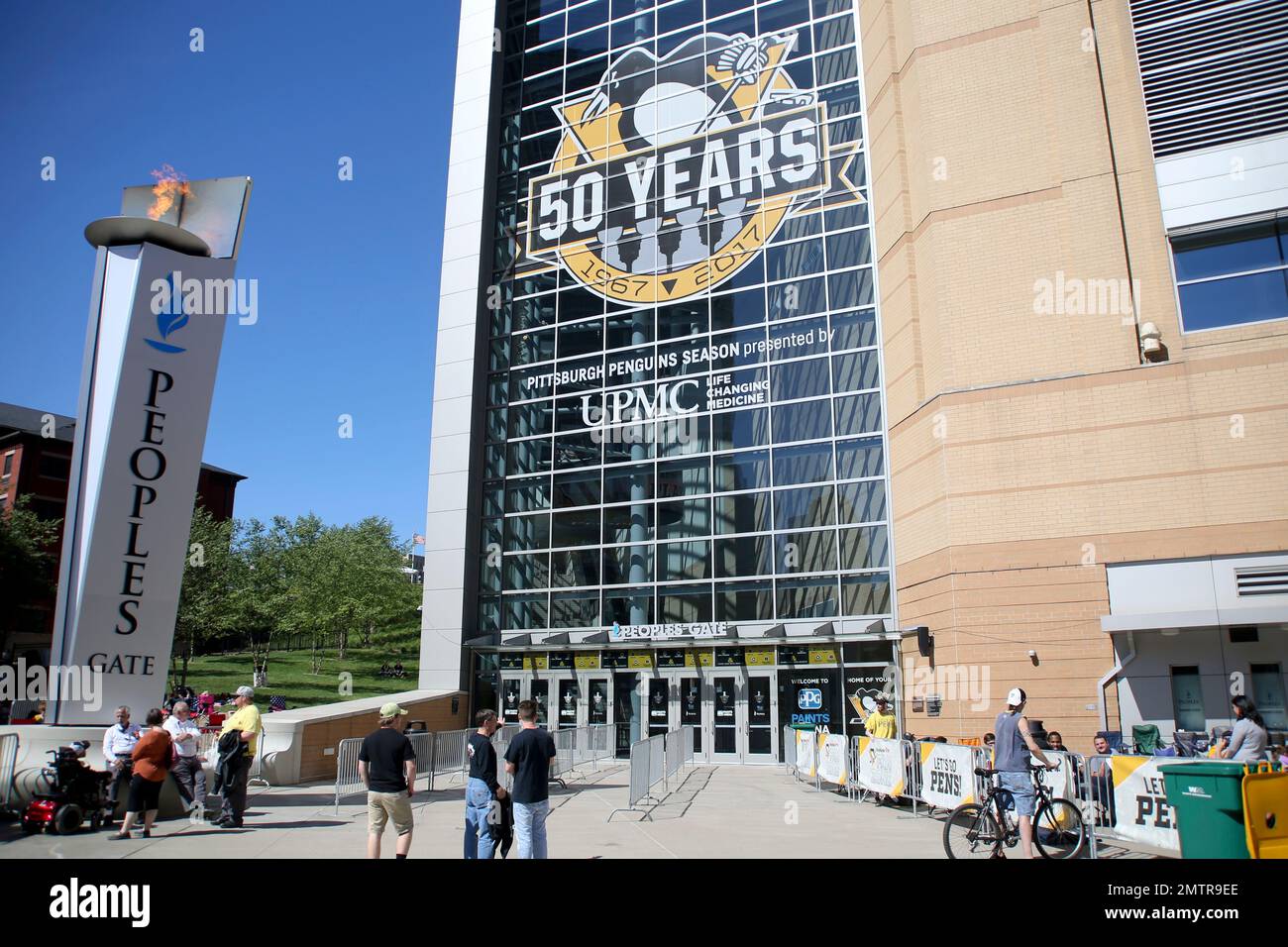 Penguins Game 1 photo gallery: Outside PPG Paints Arena