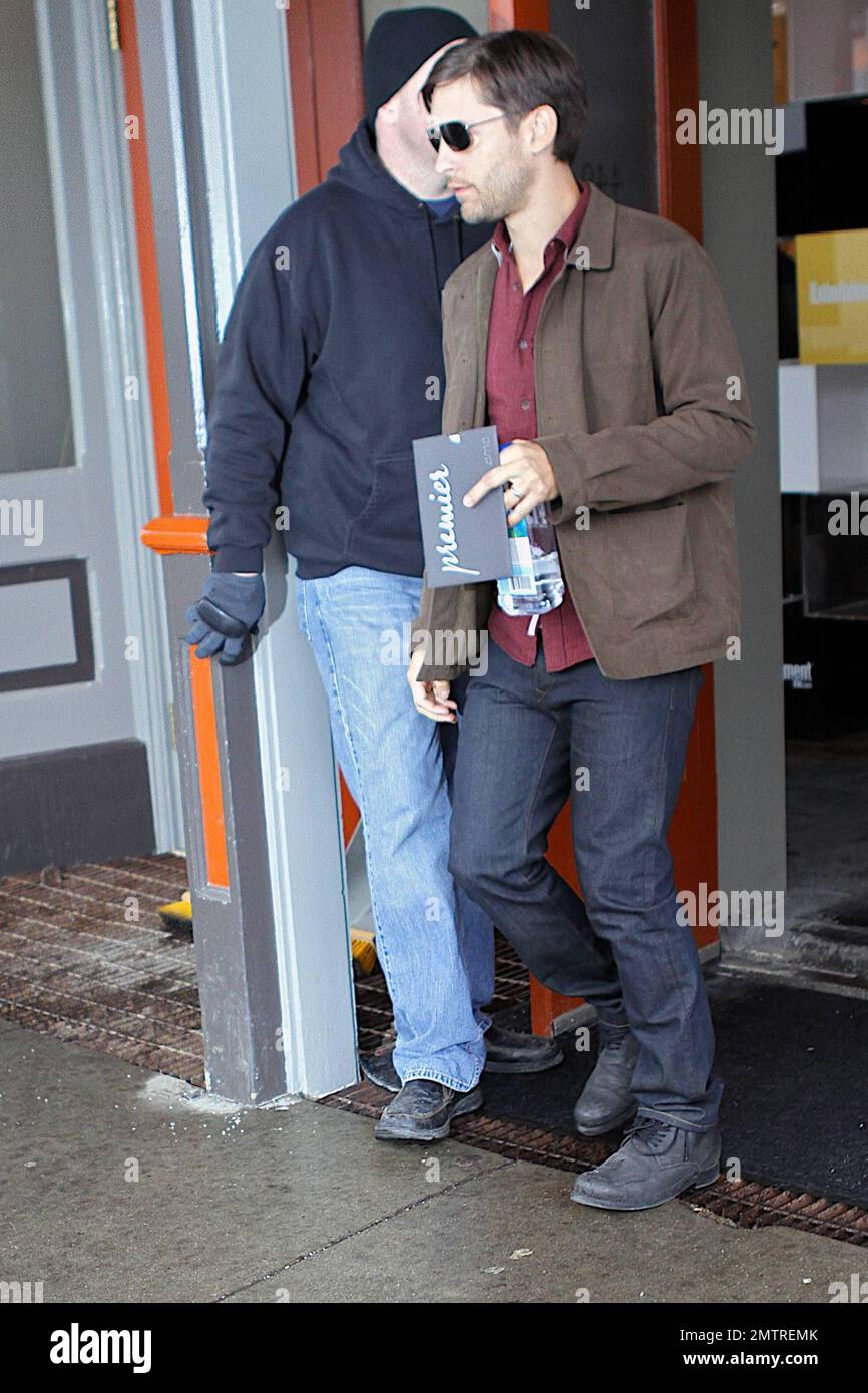 Tobey Maguire out on Main Street during the Sundance Film Festival. Park  City, UT. 01/25/2011 Stock Photo - Alamy
