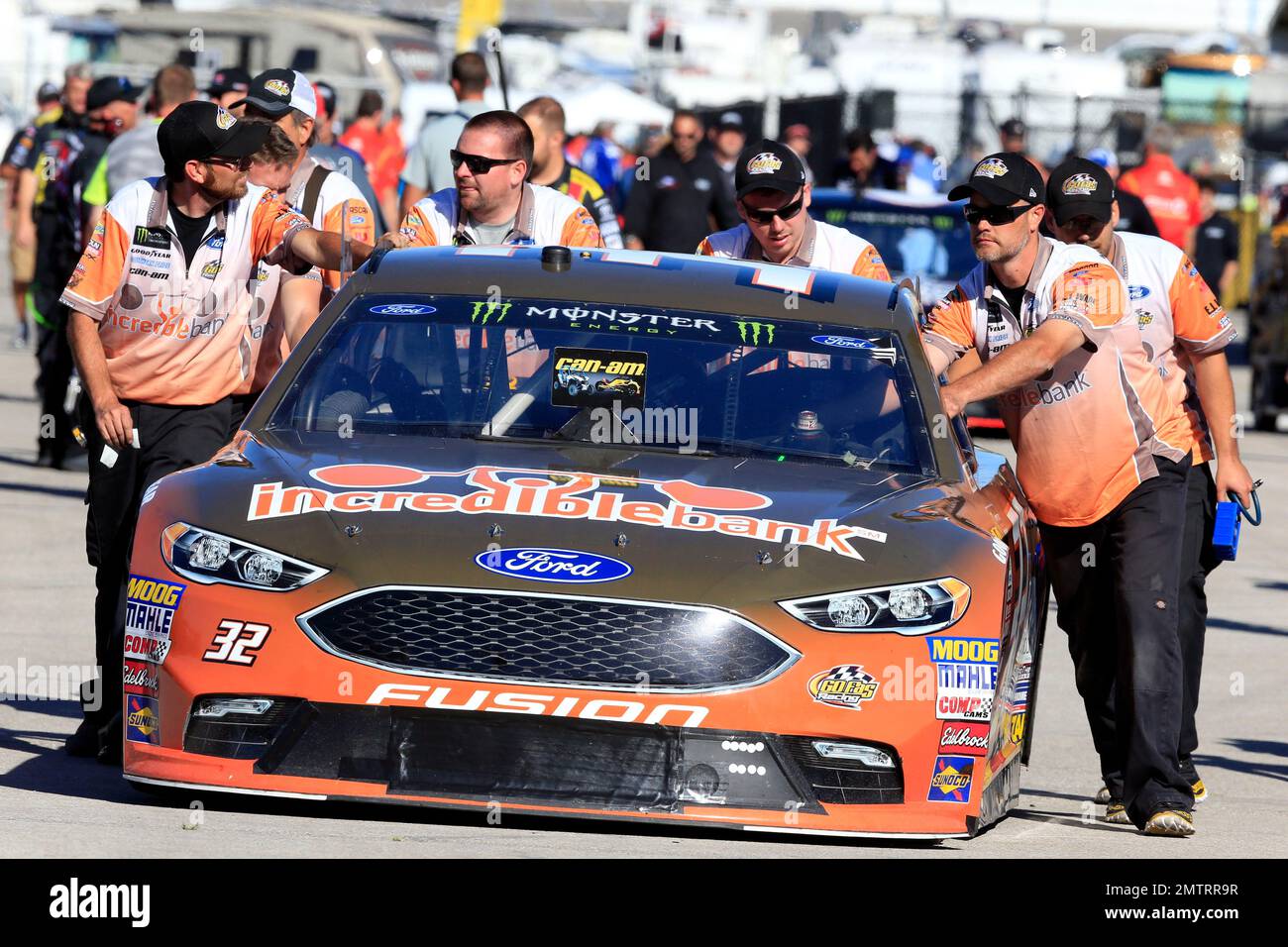 Crew for driver Matt DiBenedetto (32) during qualifying for the NASCAR