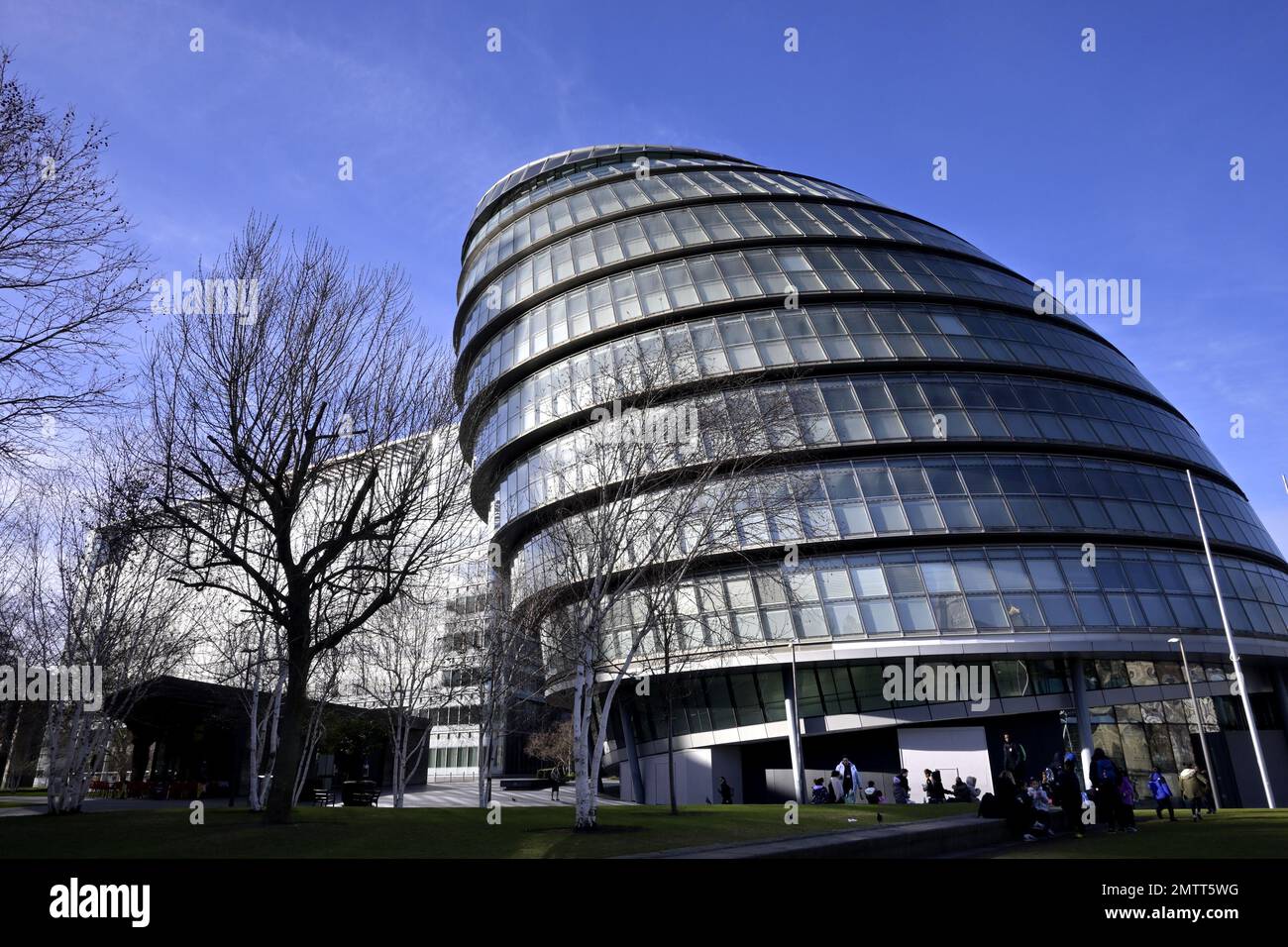 London, England, UK. City Hall (2002: Norman Foster) on the South Bank of the River Thames near Tower Bridge, headquarters of the GLA (Greater London Stock Photo