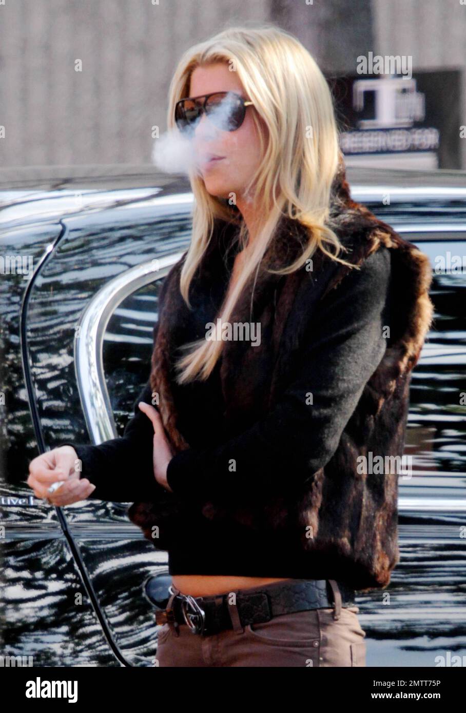 does tara reid smoke cigarettes Claims She Was Drugged In Chicago Hotel, Hospitalized, See Video Tara Reid Is Back To