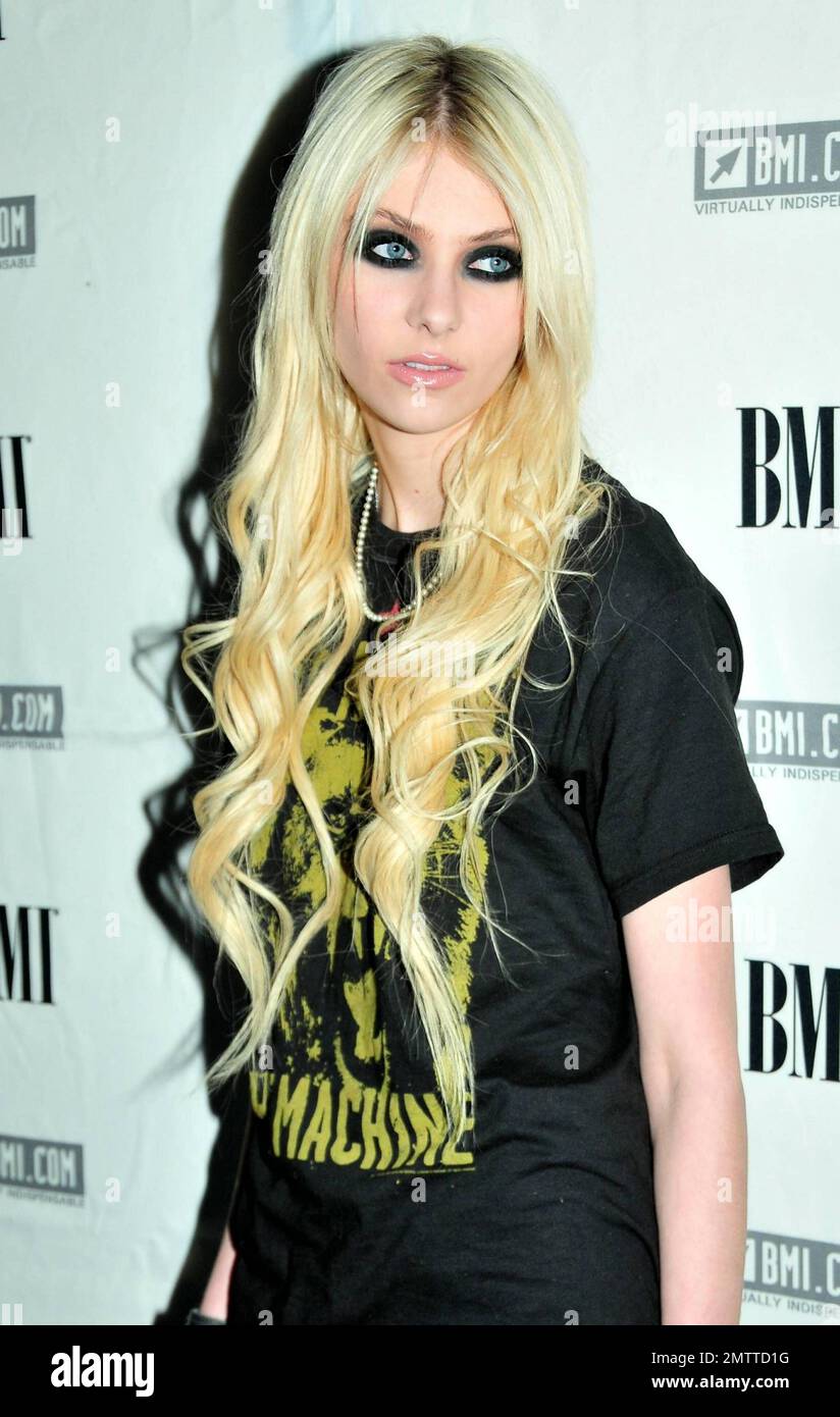 Taylor Momsen Arrives To BMI s Industry Insider Event How I Produced taylor-momsen-arrives-to-bmi-s-industry-insider-event-how-i-produced