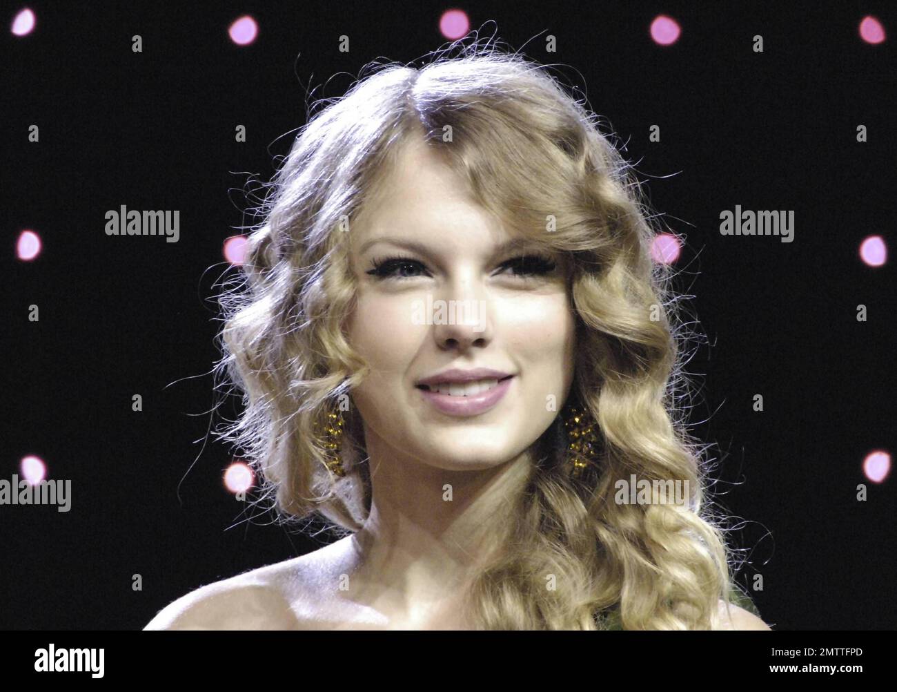 Country Music Artist Taylor Swift Accepts The Artist Of The Year Award country-music-artist-taylor-swift-accepts-the-artist-of-the-year-award