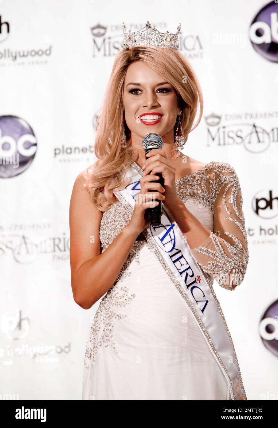 Teresa Scanlan, Miss Nebraska, wins the 2011 Miss America pageant held