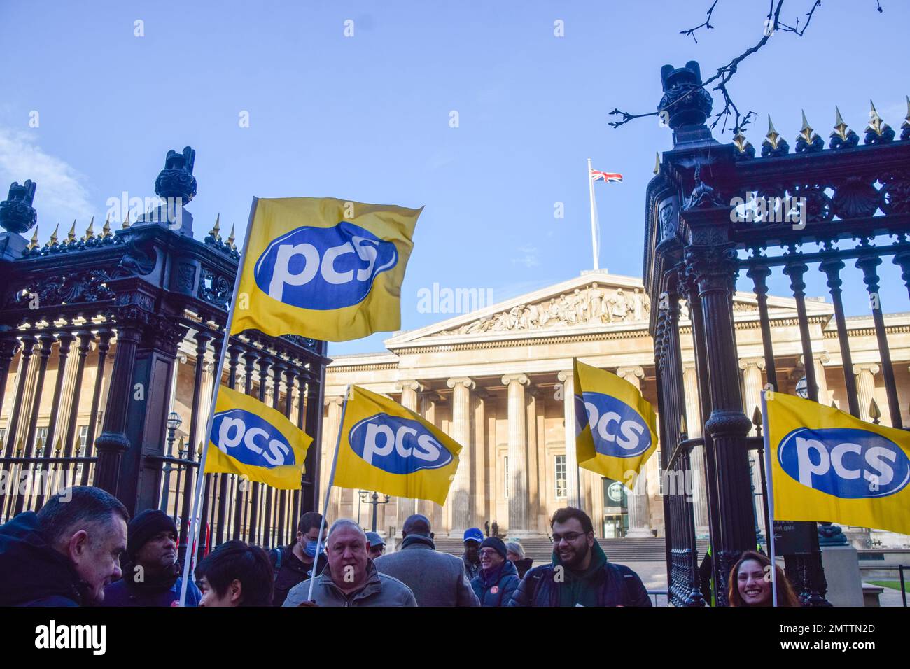 London, UK. 1st February 2023. PCS (Public and Commercial Services Union) picket outside The British Museum, as workers go on strike. The day has seen around half a million people staging walkouts around the UK, including teachers, university staff, public service workers and train drivers. Credit: Vuk Valcic/Alamy Live News Stock Photo