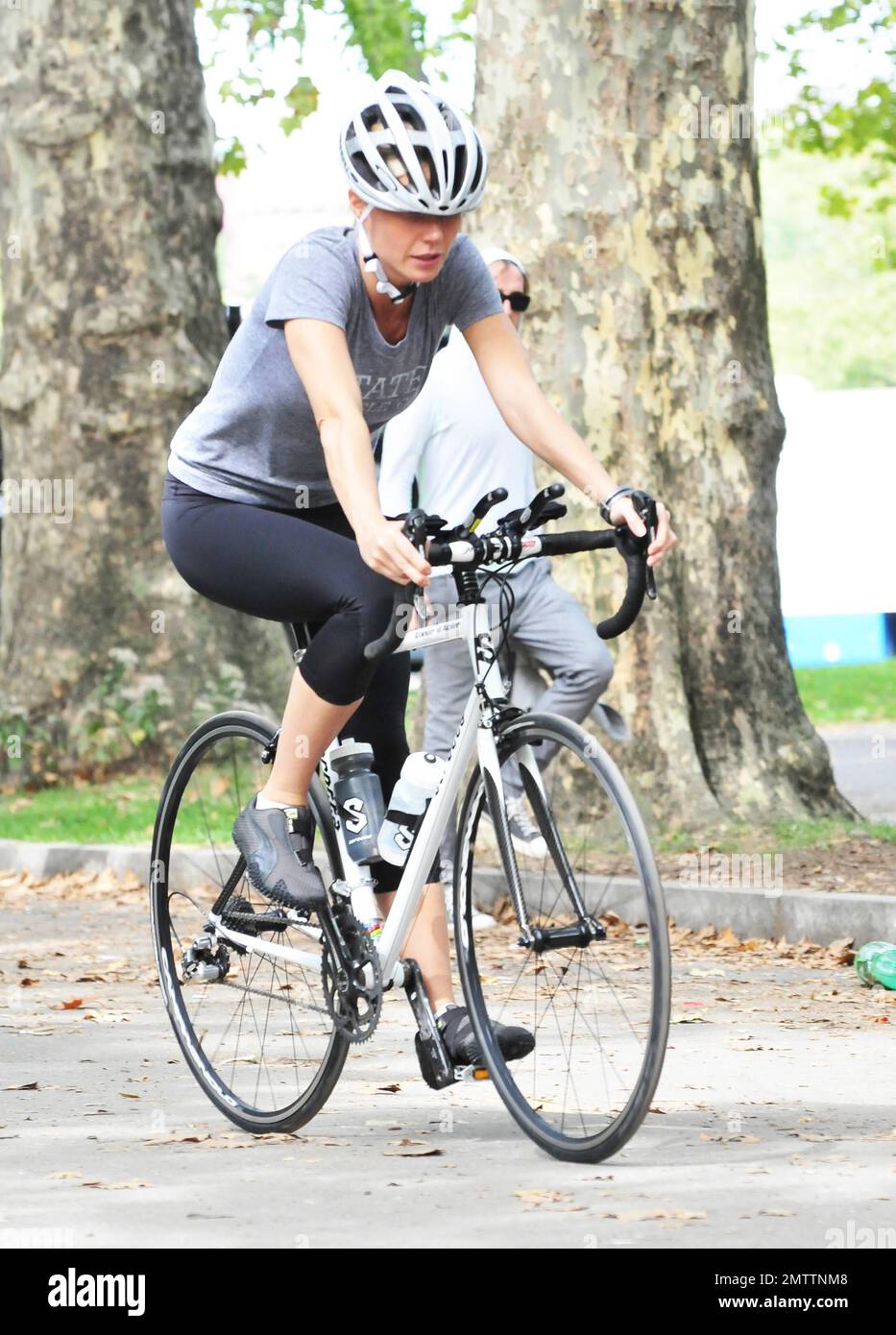 Gwyneth Paltrow and Mark Ruffalo film scenes on the set of their new