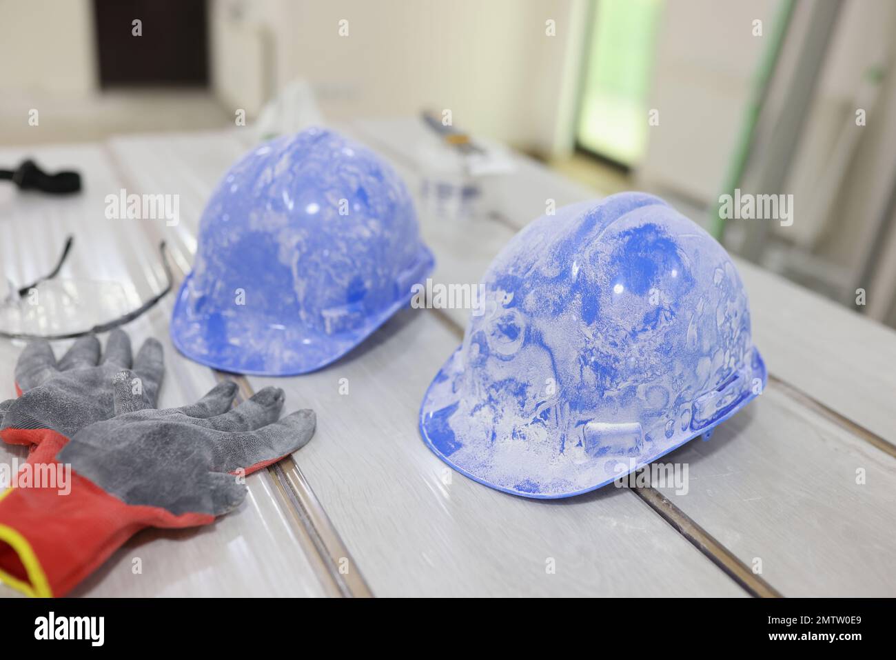 White and blue helmet hi-res stock photography and images - Alamy