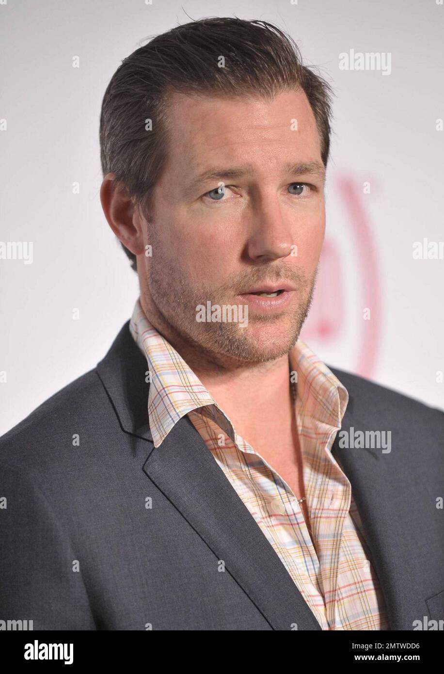 Edward Burns arrives at The Ace Hotel for the premiere of 'The Lazarus Effect', a public awareness film presented by HBO and directed by photographer Brigitte Lacombe.  The film is part of a larger campaign spearheaded by (Red), the consumer-driven fundraising brand designed to pool funds for those affected by AIDS in Africa.  'The Lazarus Effect' features celebrities such as Hugh Jackman, Penelope Cruz, Benicio Del Toro and (Red) co-founder Bono showing off what they can buy for 40 cents. New York, NY. 05/04/10. Stock Photo