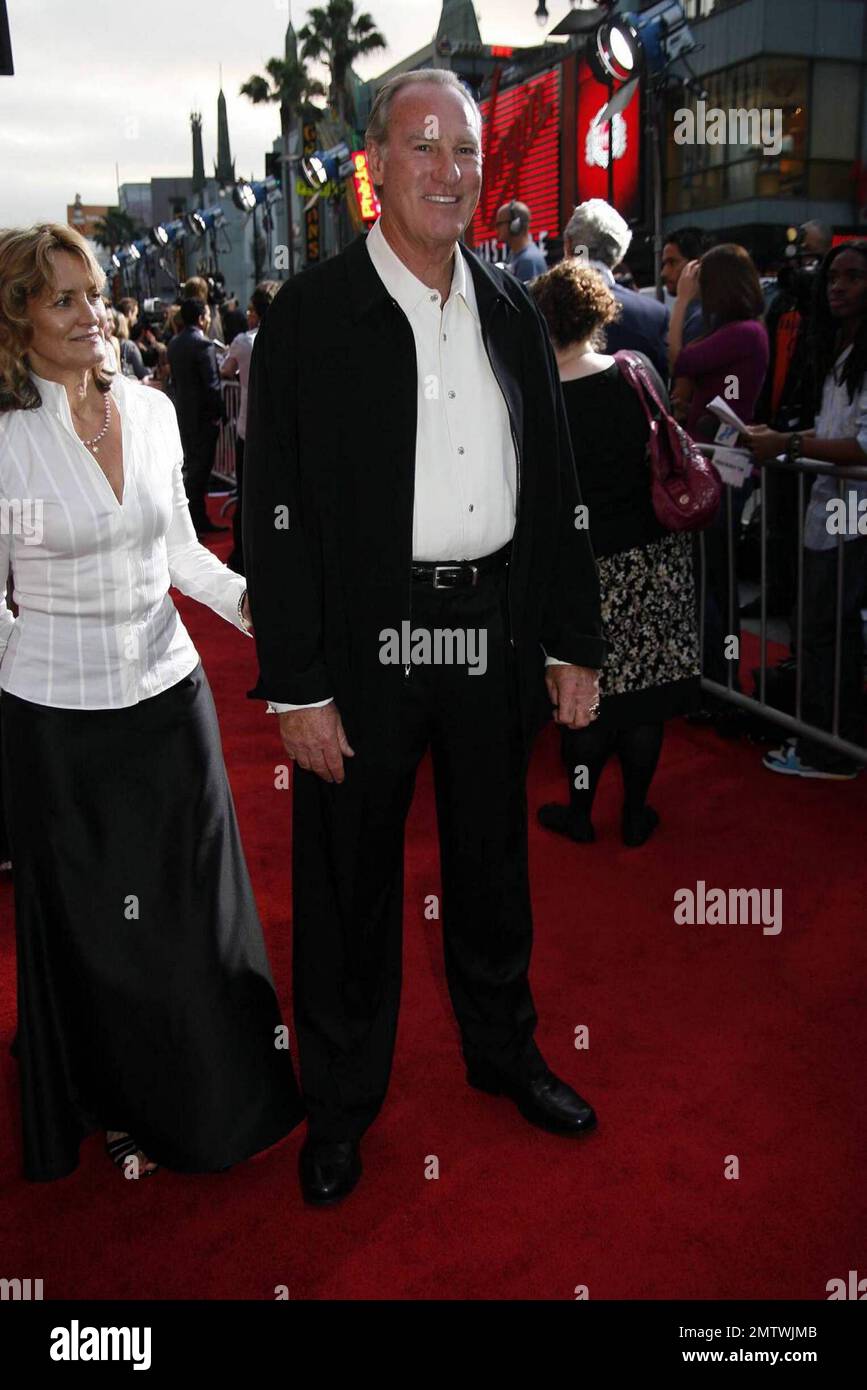 Craig T. Nelson and his wife Ashley Jones at the premiere for 