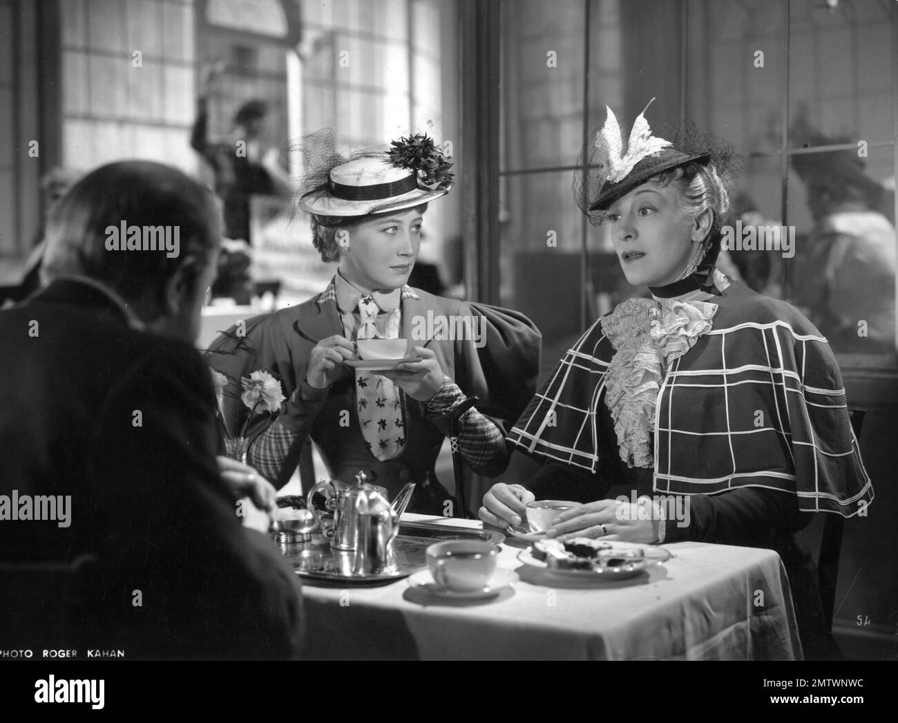 Drôle de drame  Year: 1937 -  France Michel Simon , Nadine Vogel , Françoise Rosay  Director: Marcel Carné Stock Photo