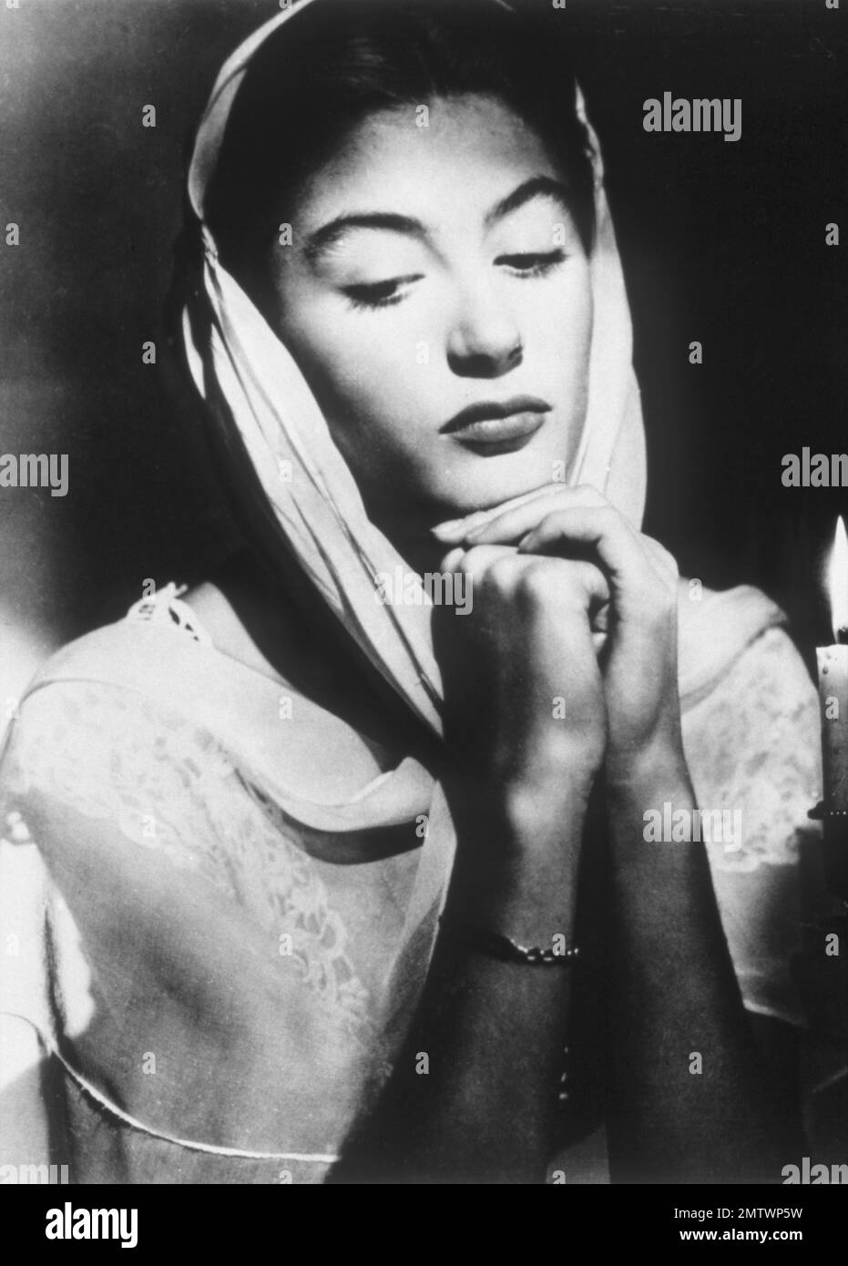 Anouk Aimée Golden Salamander La Salamandra de Oro GB, 1950 Réalisateur; Ronald Neame Stock Photo