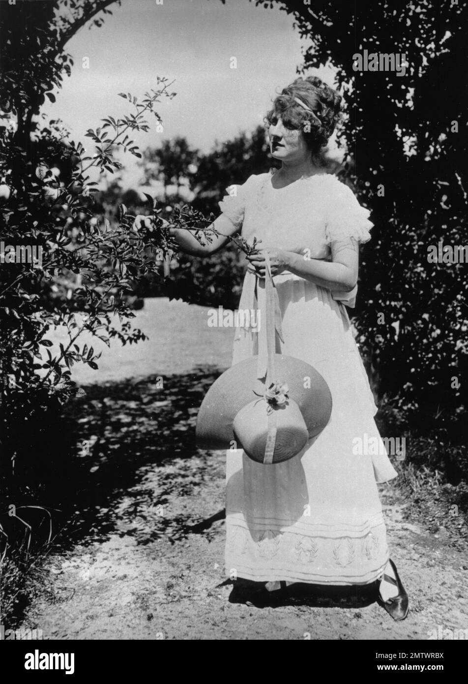 Mademoiselle de La Seiglière Year: 1920 France Director: André Antoine Huguette Duflos Stock Photo