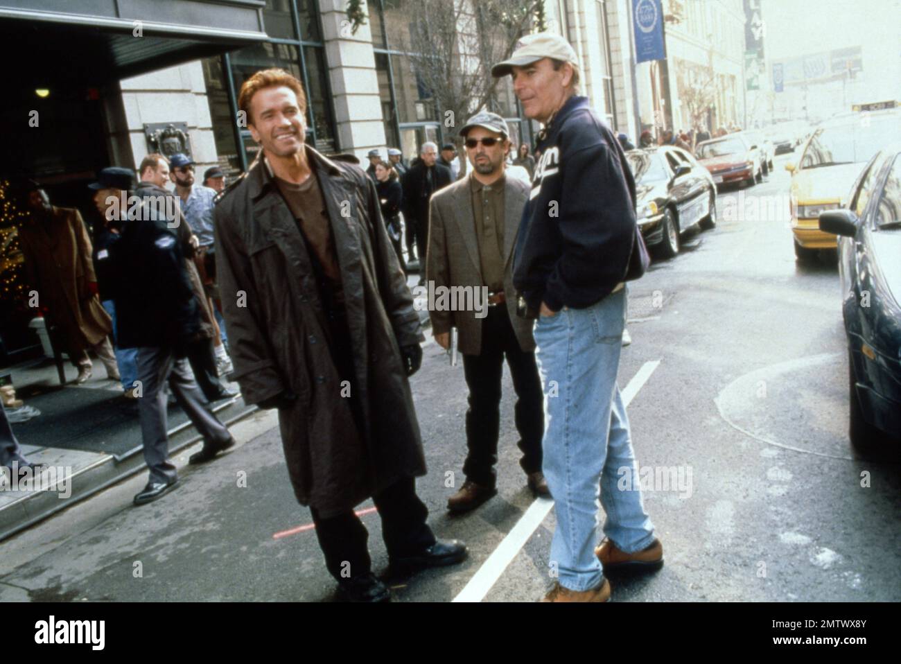 End Of Days Year : 1999 USA Director : Peter Hyams Arnold Schwarzenegger, Kevin Pollak, Peter Hyams Shooting picture Stock Photo