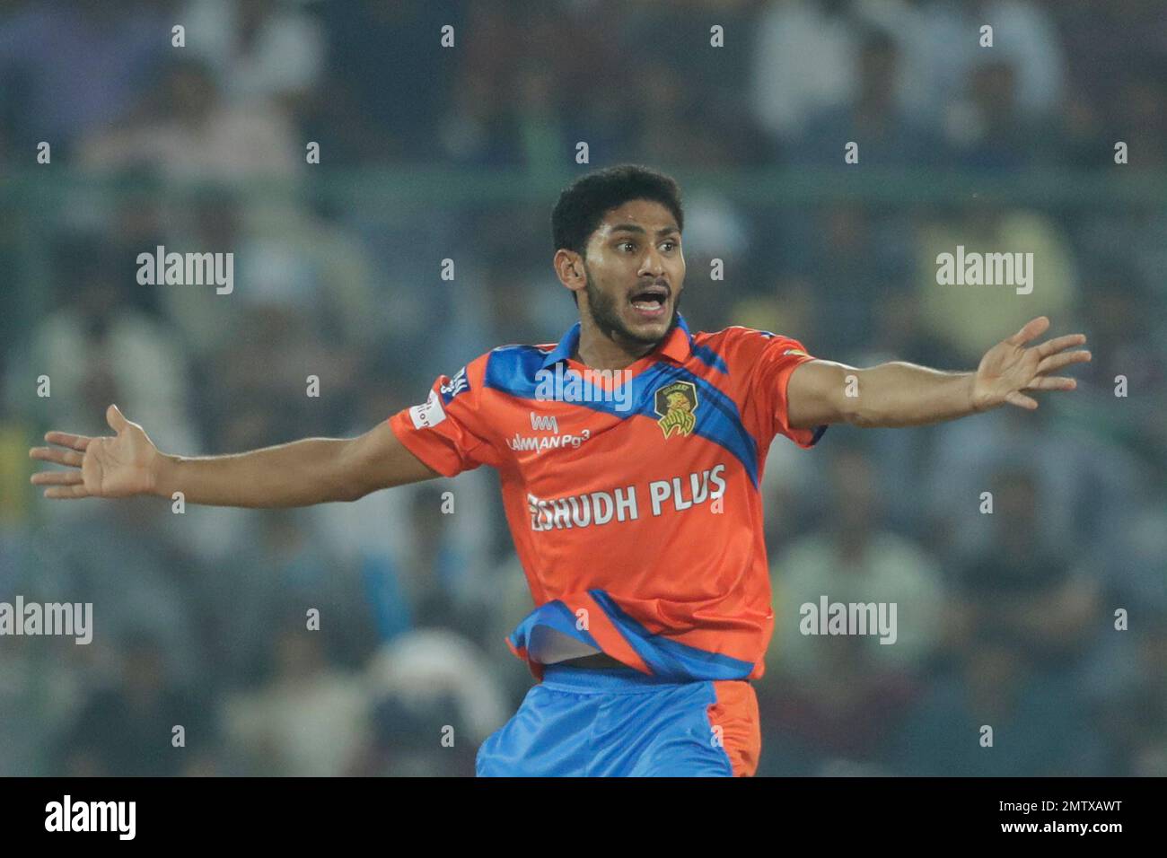 Gujarat Lions Basil Thampi makes an unsuccessful appeal during