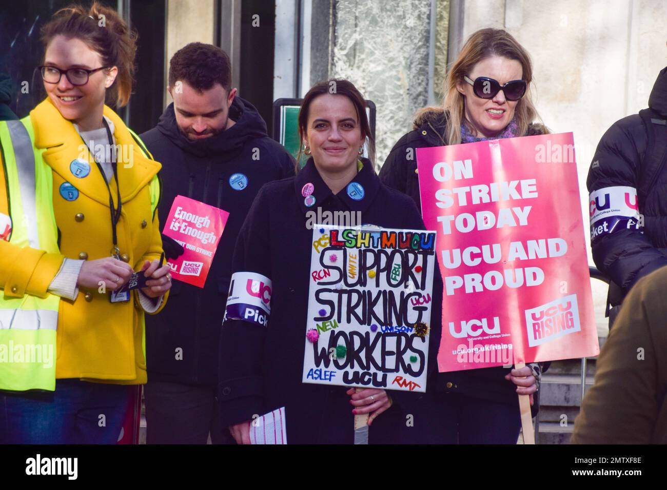London, UK. 1st February 2023. UCU picket at the London School of Hygiene and Tropical Medicine (University of London) as university staff go on strike. The day has seen around half a million people staging walkouts around the UK, including teachers, university staff, public service workers and train drivers. Credit: Vuk Valcic/Alamy Live News Stock Photo