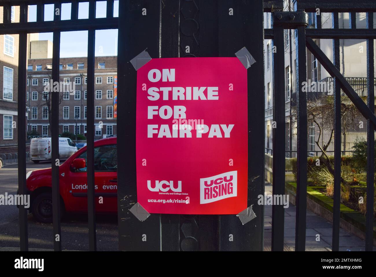 London, UK. 1st February 2023. UCU picket sign at University College London as university staff go on strike. The day has seen around half a million people staging walkouts around the UK, including teachers, university staff, public service workers and train drivers. Credit: Vuk Valcic/Alamy Live News Stock Photo