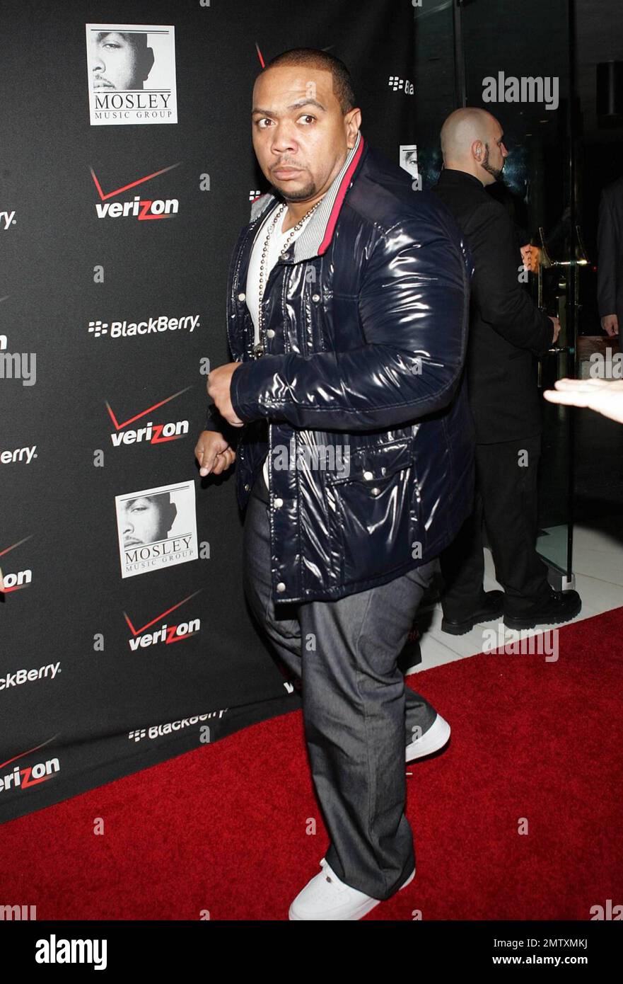 Timbaland arrives on the red carpet for the Verizon Wireless and ...