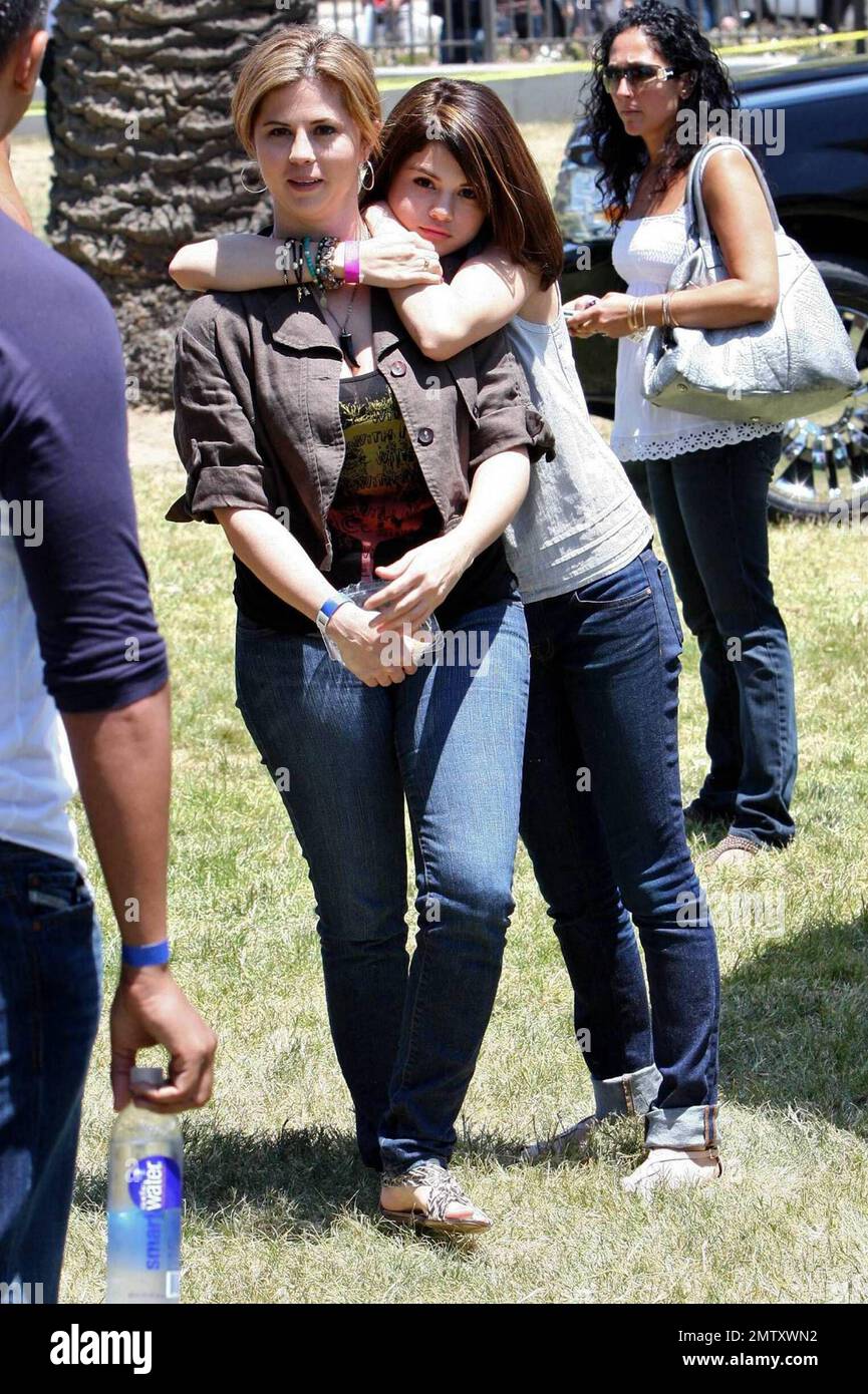 Selena Gomez and her mother at the 20th Aniversary of A Time For Heroes