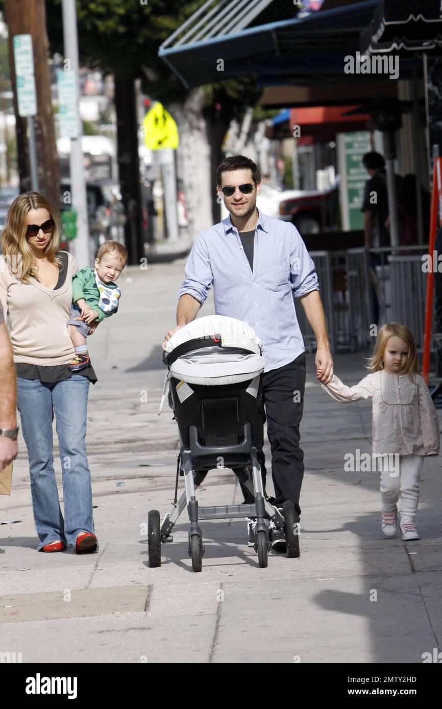 Tobey maguire and daughter hires stock photography and images Alamy
