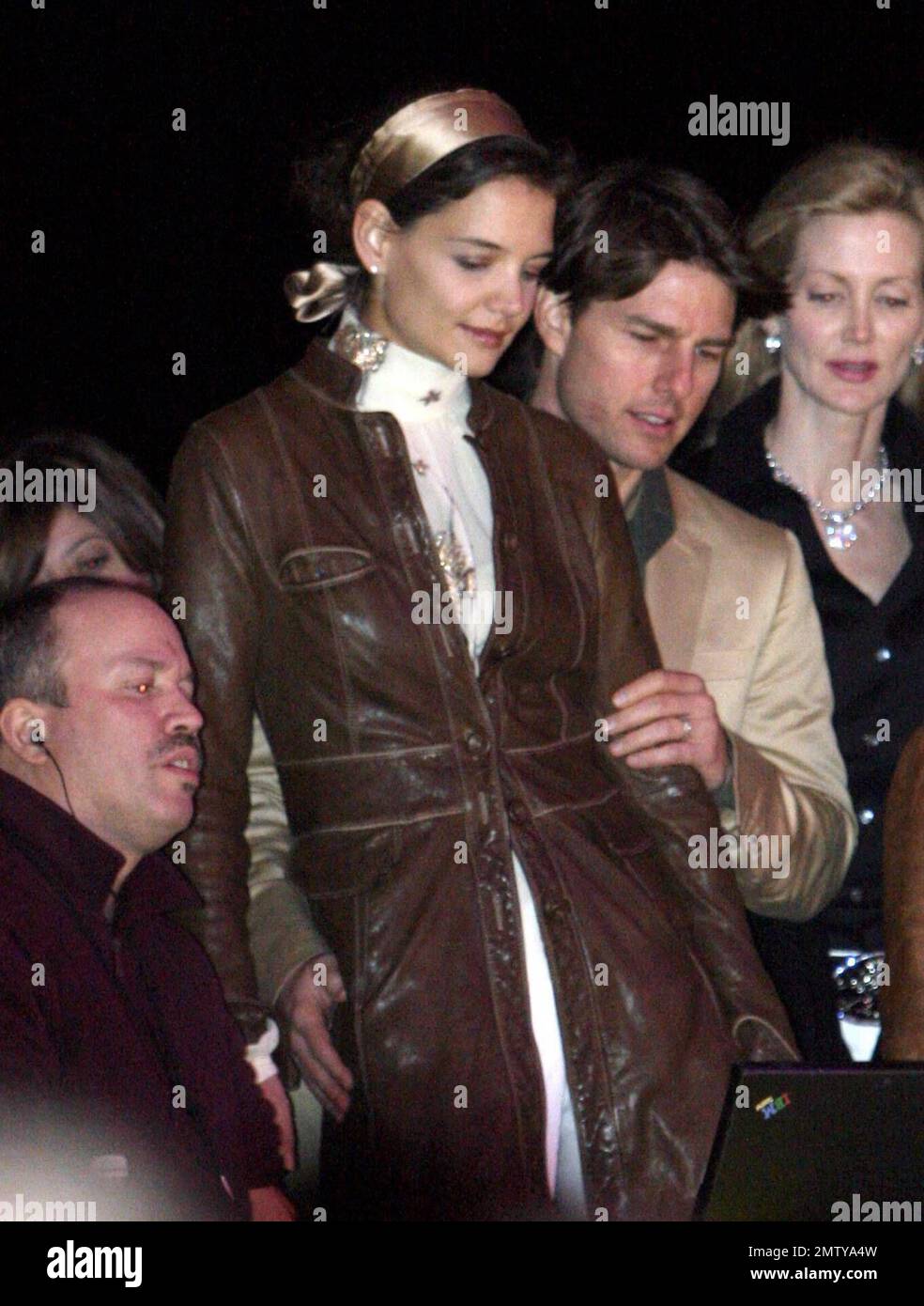 Tom cruise katie holmes kissing hires stock photography and images Alamy