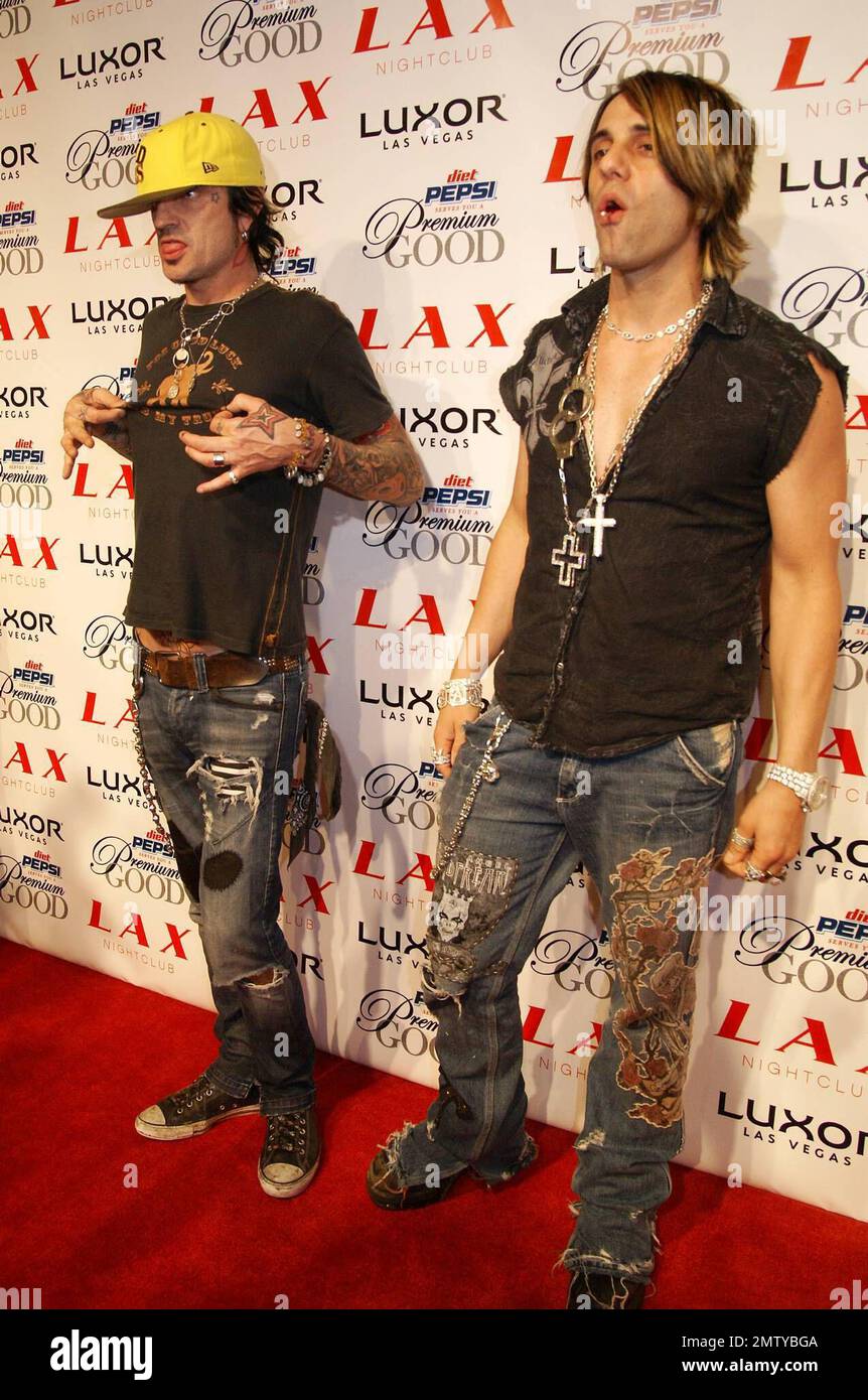 Bad boy rocker Tommy Lee turns up on the red carpet with Criss Angel ...