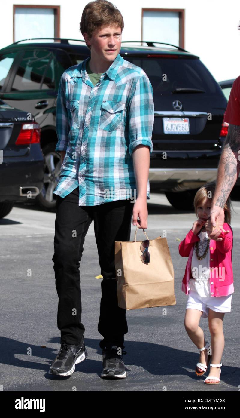 A once again very pregnant Tori Spelling and family leaving Tra Di Noi restaurant in Malibu, CA. 5/28/11 Stock Photo