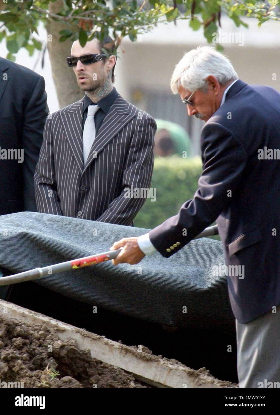 Travis Barker Dj Am Funeral(00)
