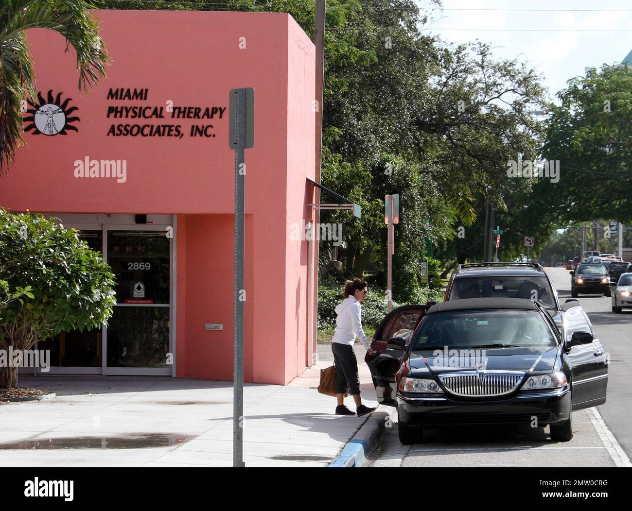XCLUSIVE!! Country music beauty Shania Twain leaves a 
