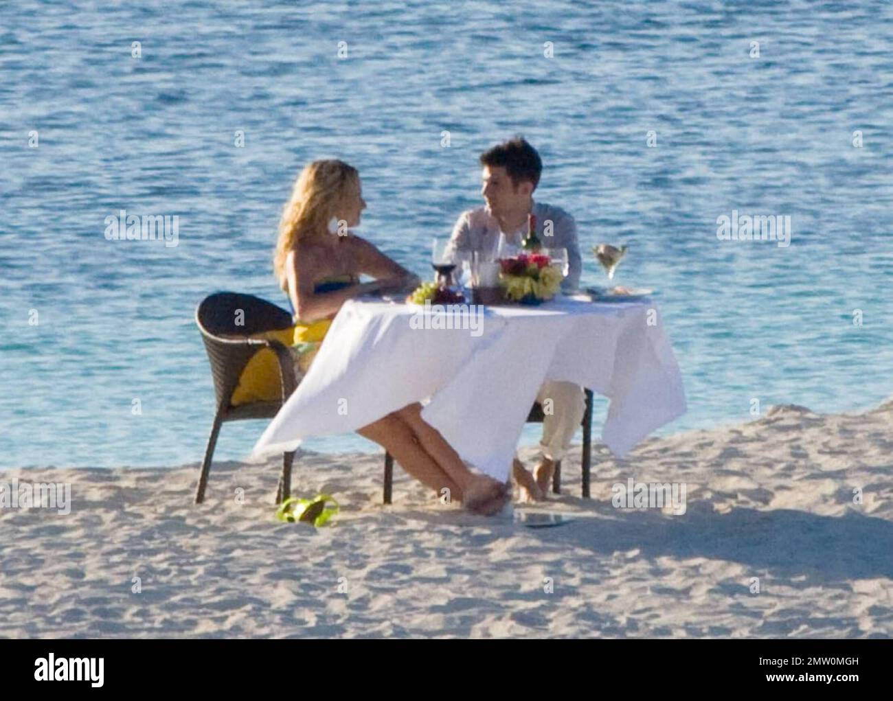EXCLUSIVE!! Actress Becki Newton films a scene for an episode of the ABC series "Ugly