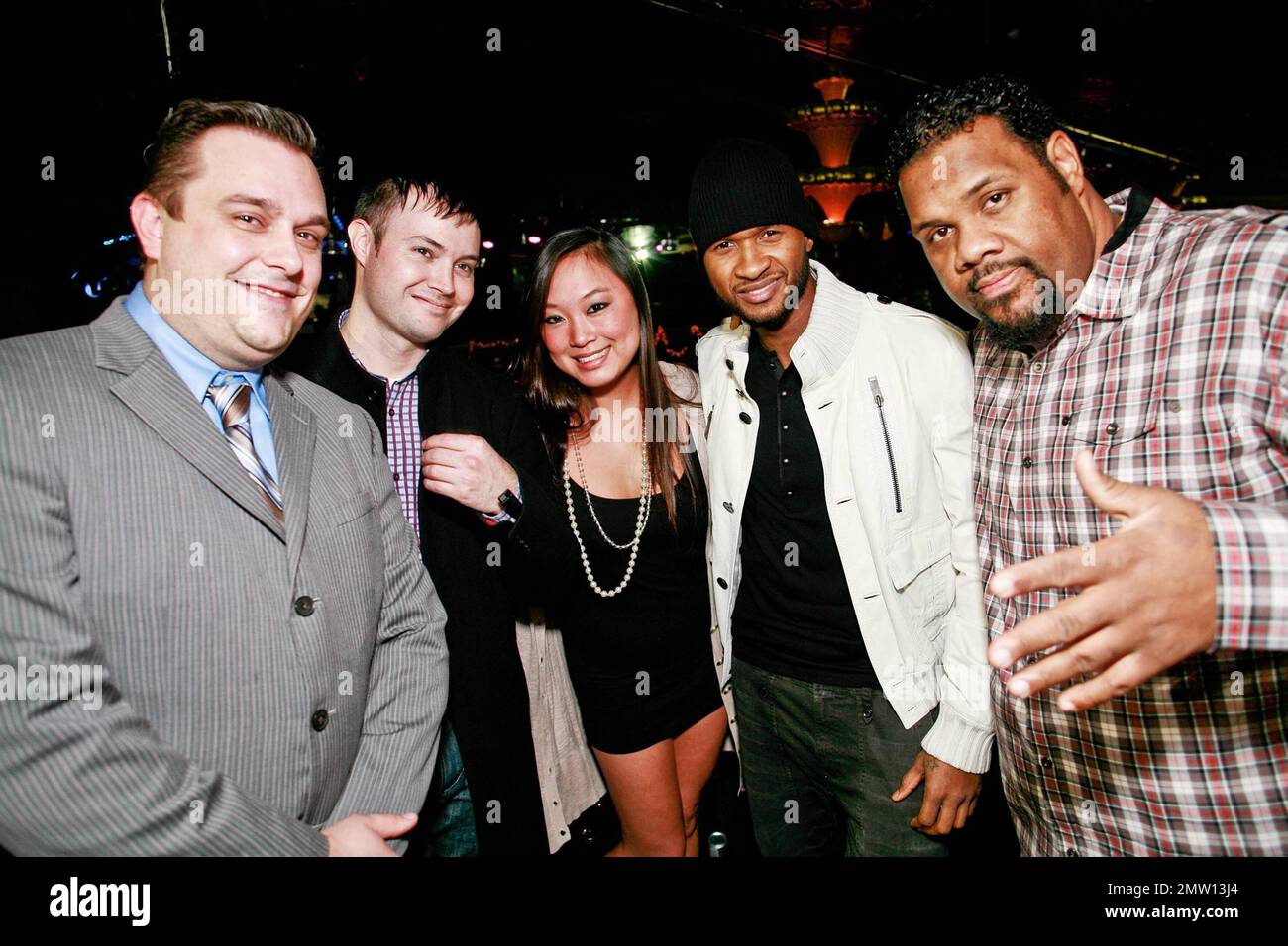 R&B musician Usher (aka Usher Raymond IV) appeared to enjoy chatting