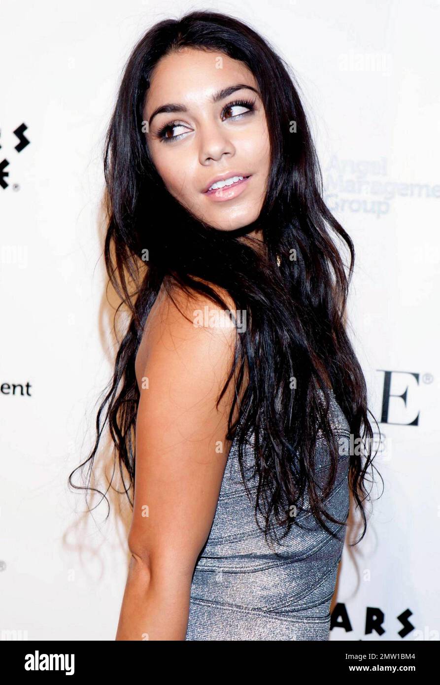 Recently single actress Vanessa Hudgens looks stunning in a glittery ...