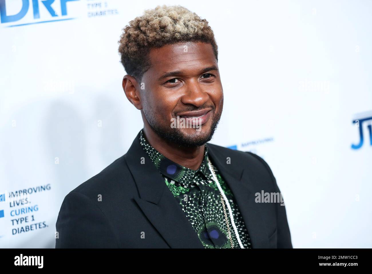 Usher attends the JDRF LA's 14th Annual IMAGINE Gala held at The ...